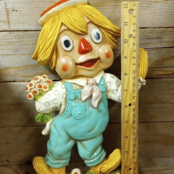 Vintage Scarecrow Boy Waving Plastic Figurine Wall Hanging Universal Statuary Co - Picture 4 of 6